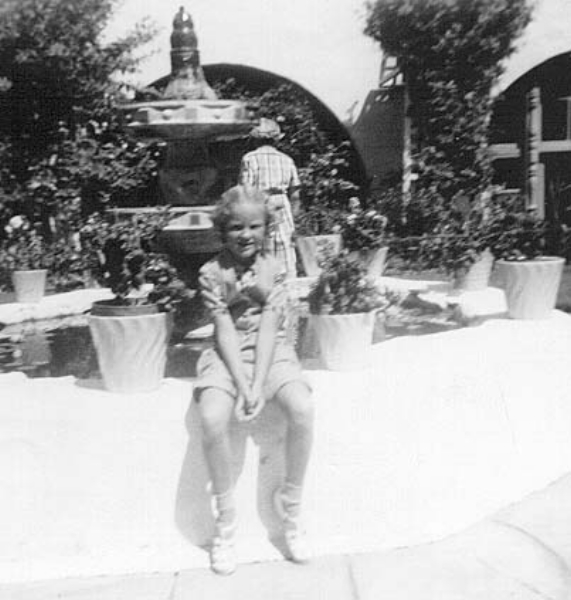 ../Images/Diana at hotel Laguna age 8.jpg